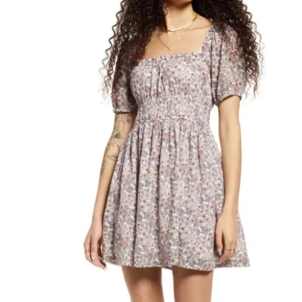BP seventies floral dress puff sleeve confort stretxt